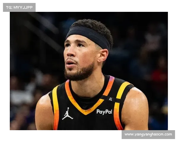 布克如何通过精妙的比赛节奏掌控提升球队表现并主导关键时刻的胜负走势